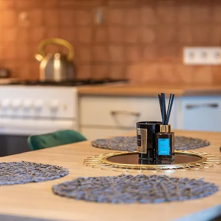 Historic At Old Town דירה טאלין