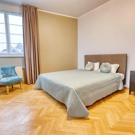 Historic At Old Town Apartment