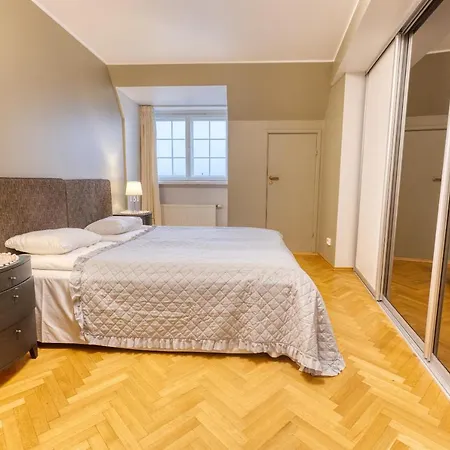 Historic At Old Town Apartment