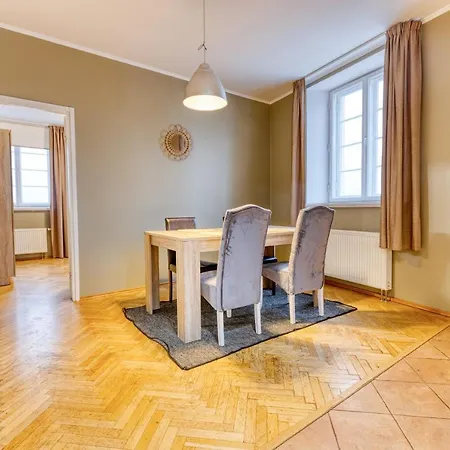 Historic At Old Town דירה טאלין