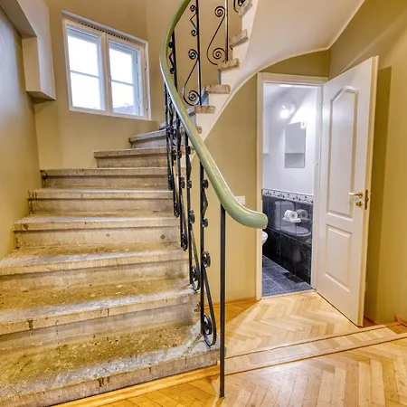 Historic At Old Town Talin