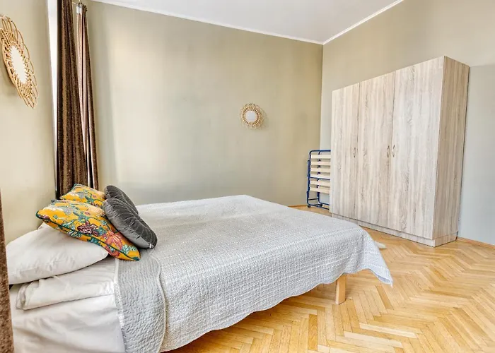 Historic At Old Town Apartment