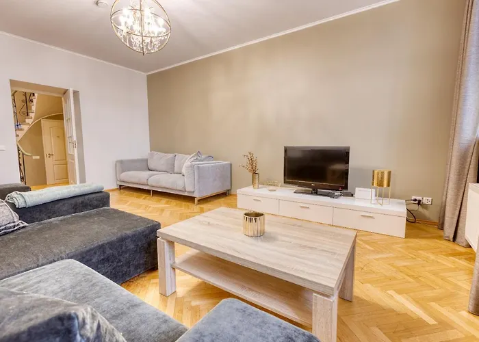 Historic At Old Town Apartment