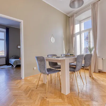 Historic At Old Town Apartman *